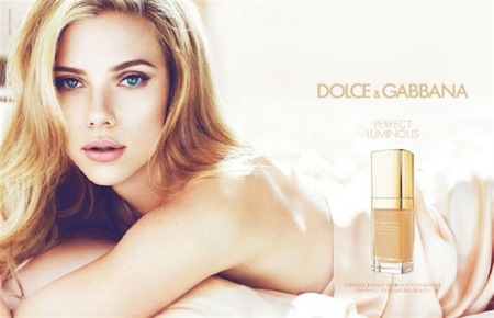 Scarlett Johansson, divina y doradita en los anuncios de Dolce & Gabbana