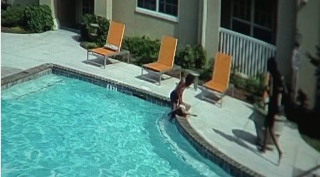 Una niña de diez años salva a su hermana de tres de morir ahogada en una piscina