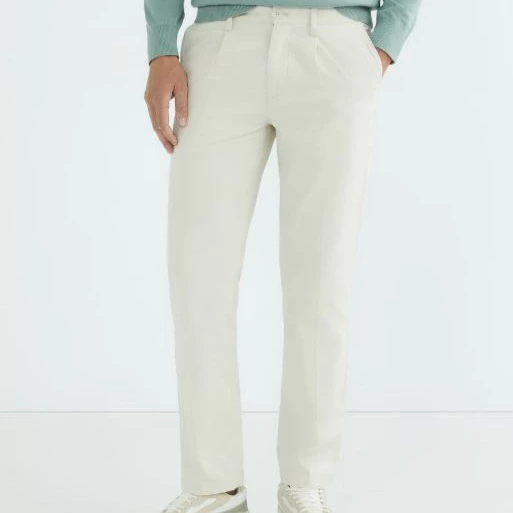 Pantalón hombre chino con pinzas
