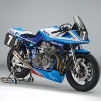 Porno para quemados: Suzuki GSX-1000 S Katana de resistencia en 20 fotos de alta resolución