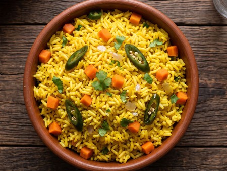 Cómo hacer arroz amarillo con zanahoria y chile jalapeño: una receta fácil y sin que se bata