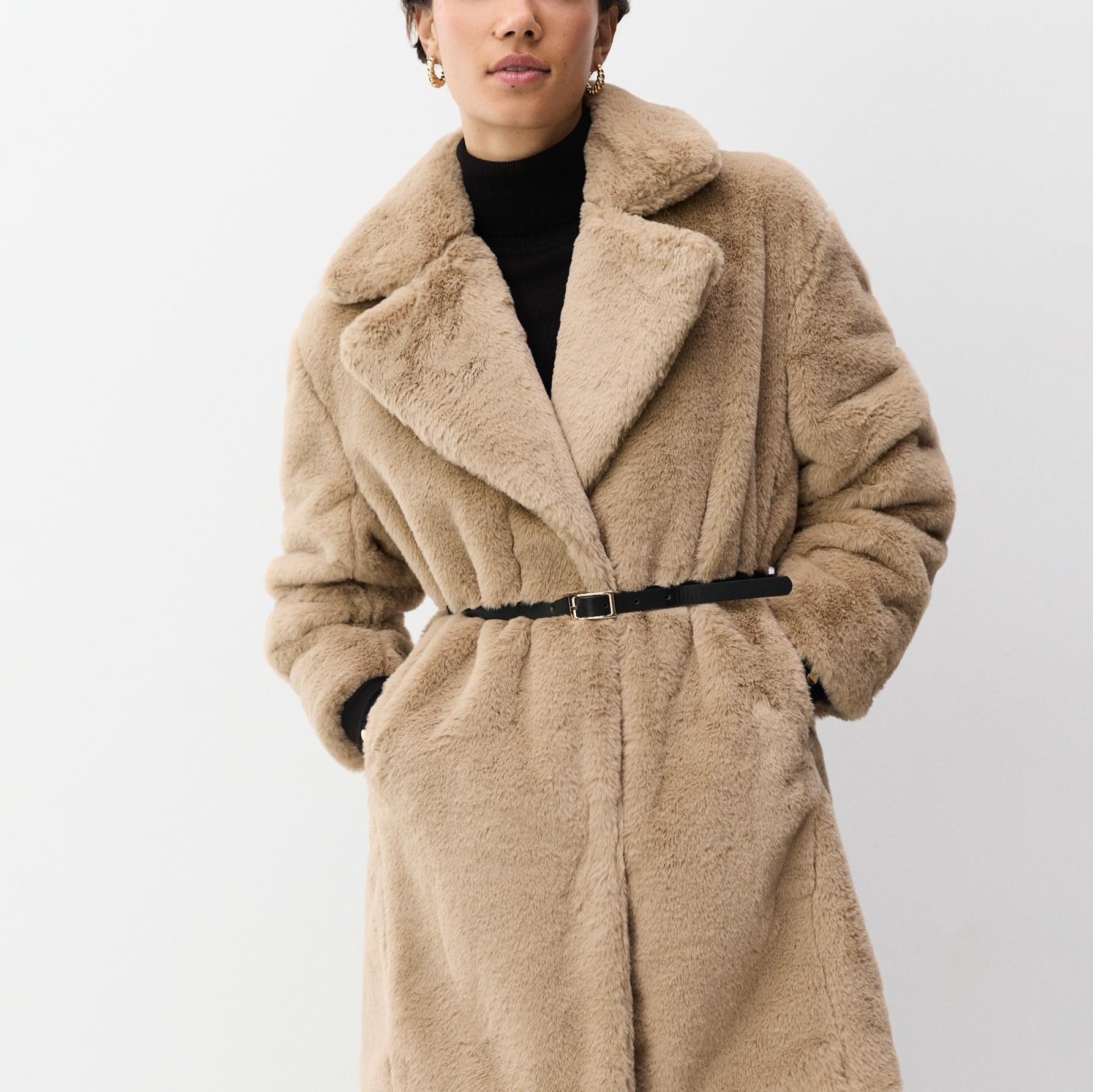 Abrigo efecto pelo suave

