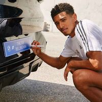 Kylian Mbappé y Jude Bellingham: los nuevos futbolistas de moda que no tienen cochazos y ni siquiera carnet de conducir