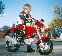 La moto de los futuros campeones, Peg Perego Ducati Monster