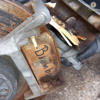 Compró un Mercedes-Benz GLE subastado y se llevó una sorpresa: no frenaba. Resulta que las pastillas de freno eran de madera 