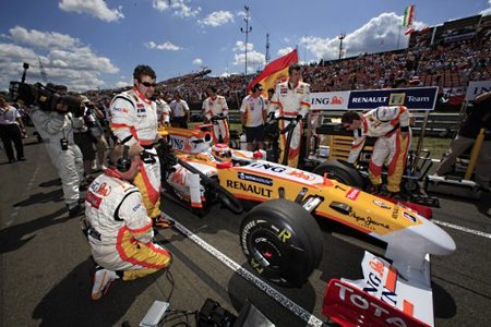 Renault, Alonso y Grosjean correrán en Valencia "para alegría" de Piquet