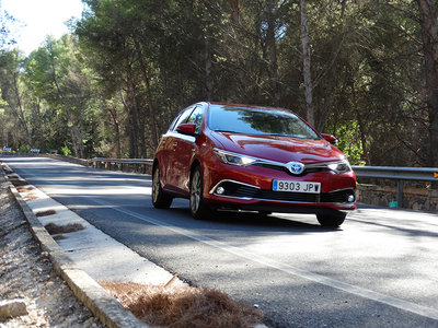 Probamos el Toyota Auris hybrid 2016, el compacto éxito en ventas 