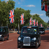 Los taxis madrileños invaden Londres para promocionar Madrid
