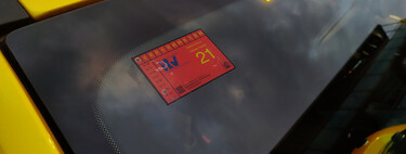 Hacer esto con la pegatina de la ITV te puede llevar a la cárcel y esta es la razón