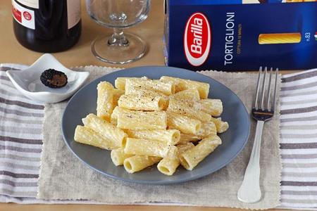 Receta de Tortiglioni en salsa de cava y trufa