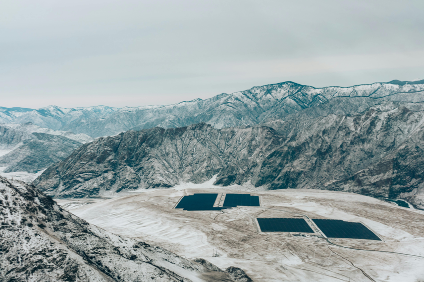 La nieve ya no es enemiga de la energía solar: Suiza demuestra cómo aprovecharla en pleno invierno