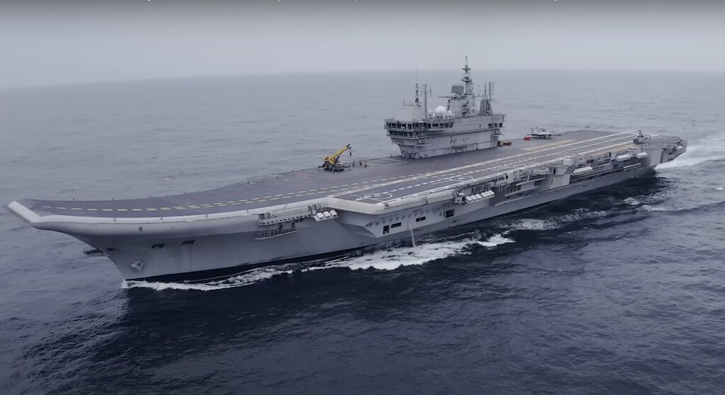 En plena calma tensa en Asia, un viejo enemigo de China acaba de sacar a pasear sus nuevos portaaviones: India 