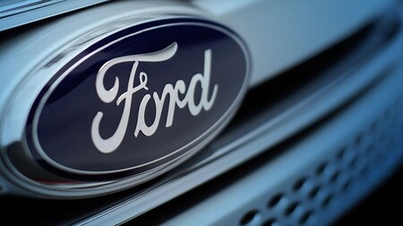 Ford firma su mejor arranque de año en una década, pero avisa de que vienen curvas