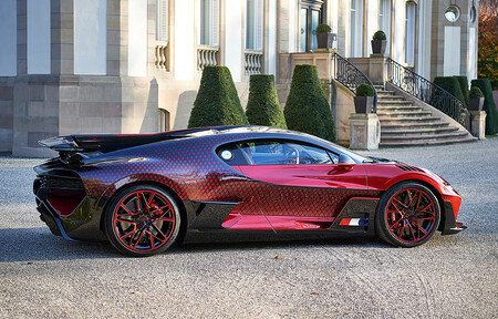 Bugatti Divo ‘Lady Bug’ o cómo volverse loco para vestir con diamantes a un escultural hiperdeportivo de 1.500 CV