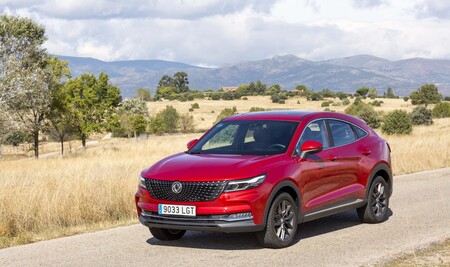 Probamos el DFSK F5: un SUV chino diseñado en Alemania que quiere democratizar el lujo, pero se queda en el intento