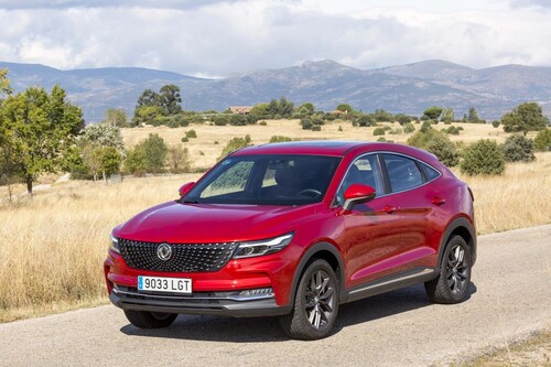 Probamos el DFSK F5: un SUV chino diseñado en Alemania que quiere democratizar el lujo, pero se queda en el intento