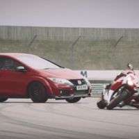 Honda Civic Type-R cara a cara contra una CBR1000RR