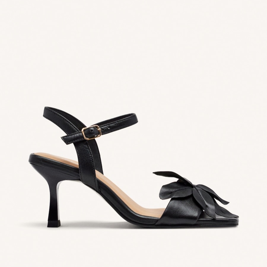 Gioseppo
Sandalias de tacón de mujer de piel con adorno de flor y tacón fino