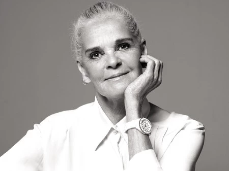 Ali MacGraw vuelve a ser imagen de Chanel 40 años después de que un anuncio de la fragancia Nº 5 le abriera las puertas de Hollywood