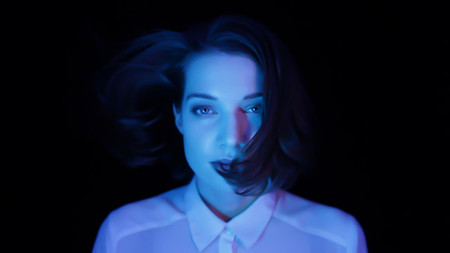 Teaser del espectacular videoclip 'Sparkles & Wine' de Opale
