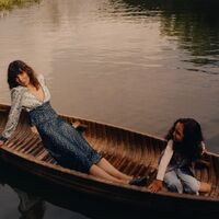 Zara lanza la colección 'Flowers and Mum' con prendas de flores a juego para madres e hijas  