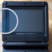 Um fã da Nintendo percebe que a tela do Game Boy Advance SP não está centralizada, virando nossa infância de cabeça para baixo 