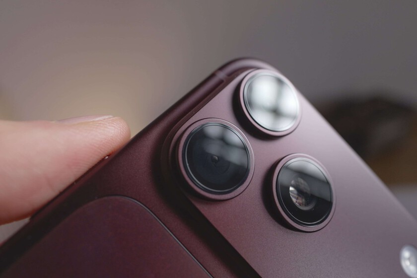 El primer iPhone con apertura variable: para esto sirve y estas son las diferencias con una cámara 