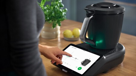 Int Master En Thermomix Tm7 Launch Functionality Photos Productinuse 0634 16x9 Min