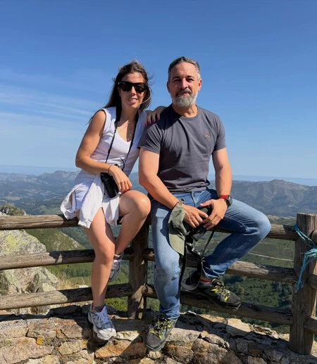 Las Vacaciones Sonadas De Santiago Abascal En Asturias Un Pueblo De 200 Habitantes Como Refugio Visita A Covadonga Los Lagos Y Una Cueva De Queso Gamoneu Y En Yate Por Llanes 6