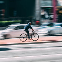 Los que van andando o en bici al trabajo son más felices y rinden más, al menos en Noruega 