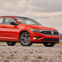El nuevo Volkswagen Jetta GLI ya ha sido fotografiado al desnudo, listo para su debut en enero