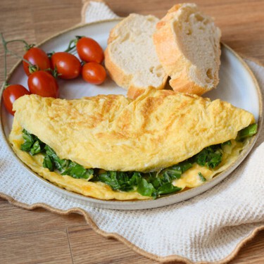 La tortilla vegetariana súper fácil que resuelve cualquier cena en 10 minutos sin ensuciar casi nada la cocina  