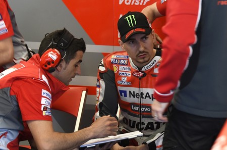 Valentino Rossi: "Jorge Lorenzo debe seguir creyendo en sí mismo. Puede ir mejor"