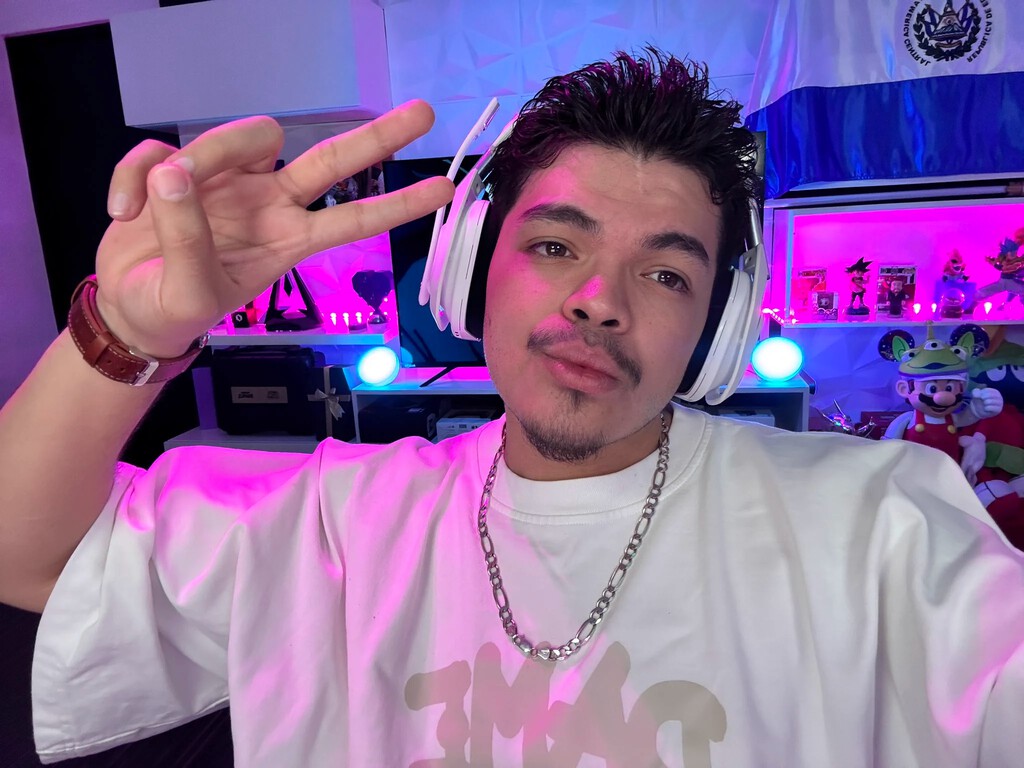 La muerte de Komanche a los 30 años ha sacudido a la comunidad de Twitch, donde sus compañeros han comenzado a reaccionar 
