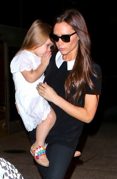¡Drama en casa de los Beckham! Harper... ¡todavía usa chupete!