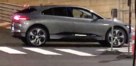 El Jaguar I-Pace sin camuflaje, dejándonos ver que aún hay marcas que mantienen la esencia de sus conceptos