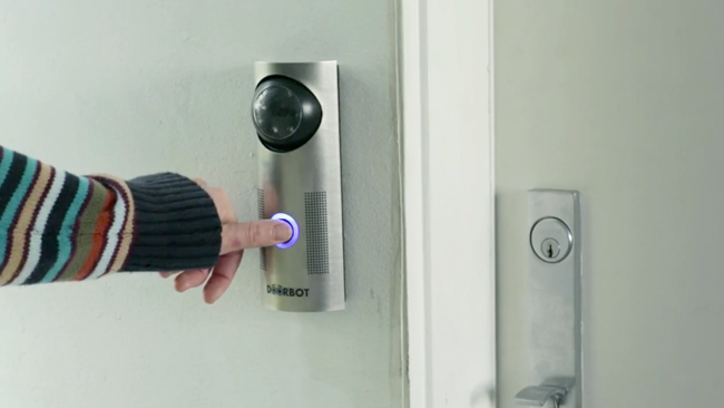 DoorBot, el timbre que te permite ver quién llama y hablar con él desde el móvil