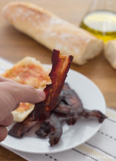 Auténtico bacon crujiente. Receta de aperitivo