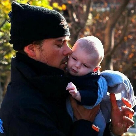Madre mía qué ricura de estampa de Josh Duhamel con su nene