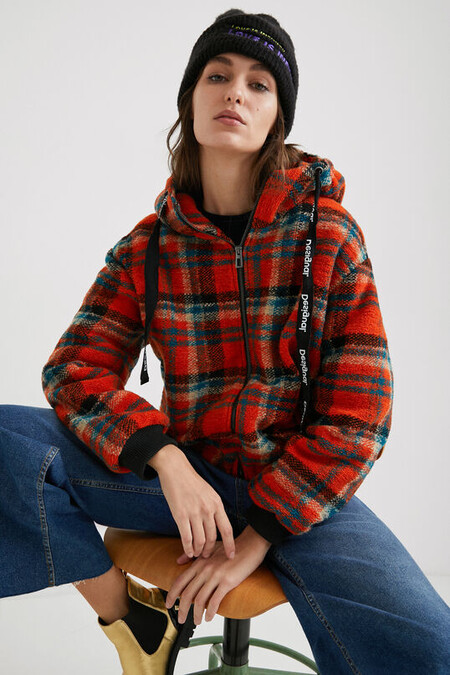 Rebajas en Desigual con descuentos del 50% en abrigos, chaquetas y  cazadoras para mujer