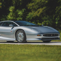 Este Jaguar XJ220 de 1993 sale a subasta con 6.800 km recorridos y apunta a que no será nada barato