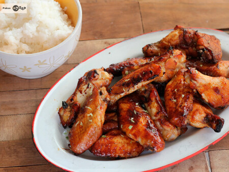 Alitas de pollo con soja, miel y limón, receta para chuparse los dedos (literalmente)