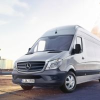 Mercedes-Benz coge ventaja a Tesla en la carrera de las furgonetas eléctricas