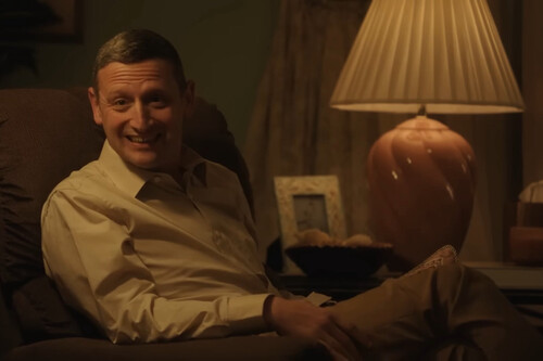 Tim Robinson lleva años siendo en Netflix una de las grandes mentes de la comedia. Ahora da el salto al cine y nos entrega una de las mejores películas del año 