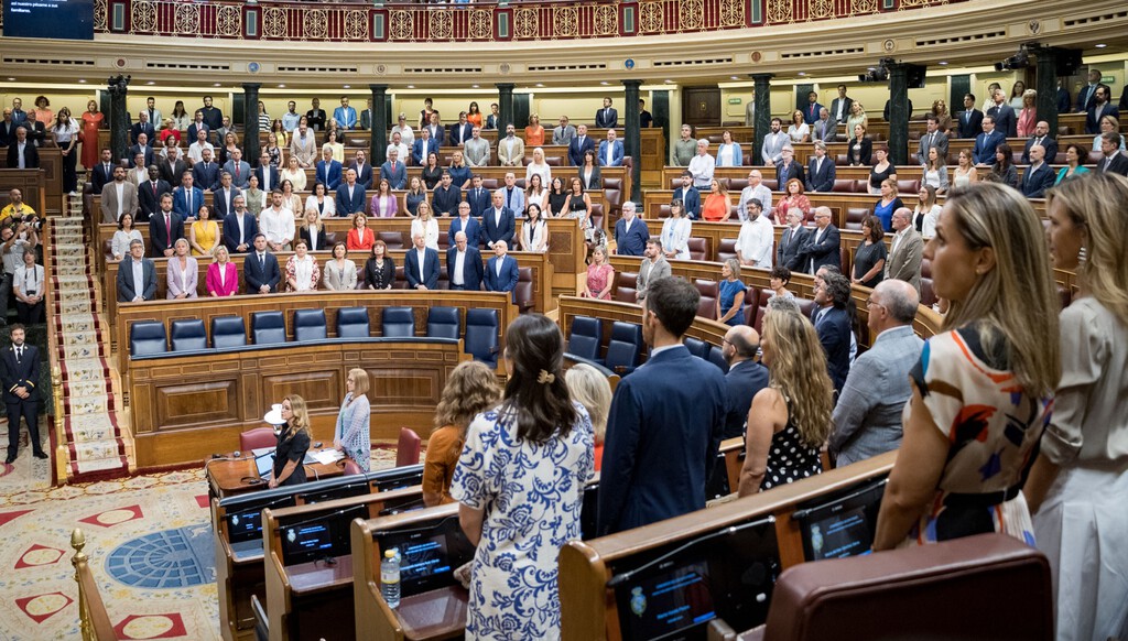 Es normal que los políticos mientan en su curriculum, porque el Congreso se comporta como la inmensa mayoría de empresas privadas . Noticias en tiempo real