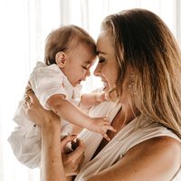 Las españolas, las madres más añosas de Europa: somos el país con más madres mayores de 40 años 