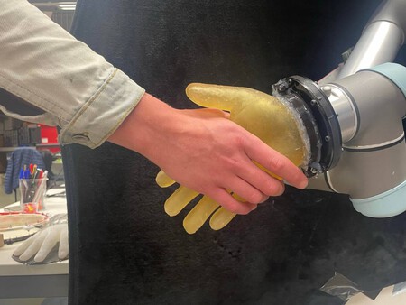 Robots Con Sentido Del Tacto Crean Piel Artificial Sensible Y Flexible