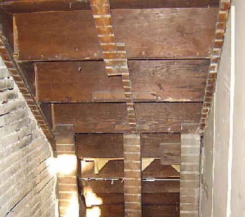 Antes y después: aprovechando el hueco de la escalera