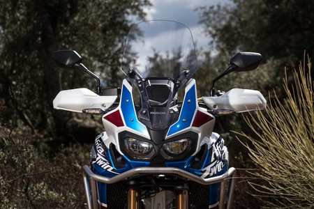 Honda confirma una nueva Africa Twin para 2020 con un teaser donde no nos deja ver absolutamente nada