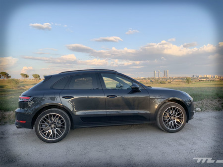 Porsche Macan S lateral